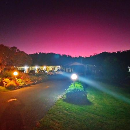 Wintersun Gardens Motel Bicheno Dış mekan fotoğraf