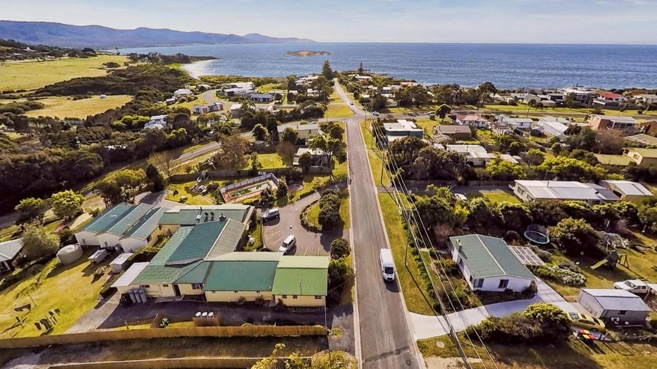 Wintersun Gardens Motel Bicheno Dış mekan fotoğraf