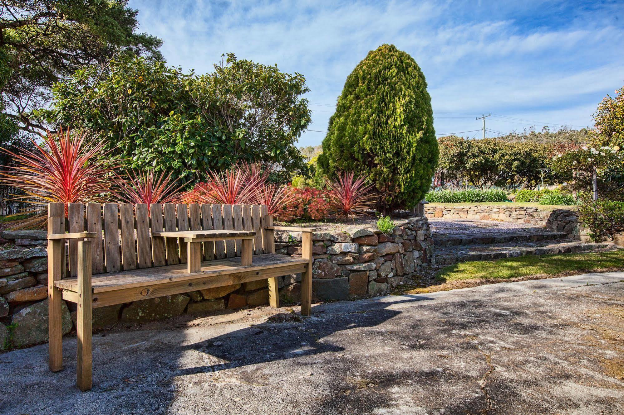 Wintersun Gardens Motel Bicheno Dış mekan fotoğraf