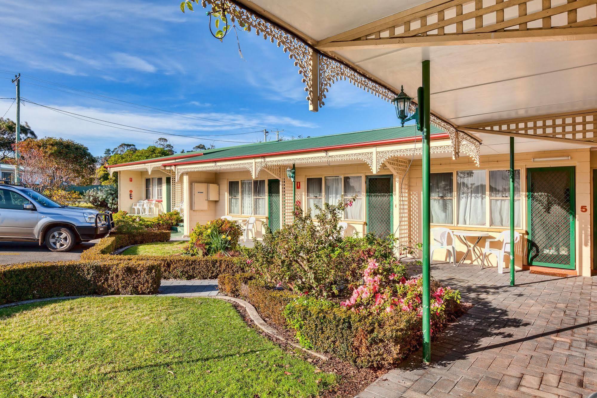 Wintersun Gardens Motel Bicheno Dış mekan fotoğraf