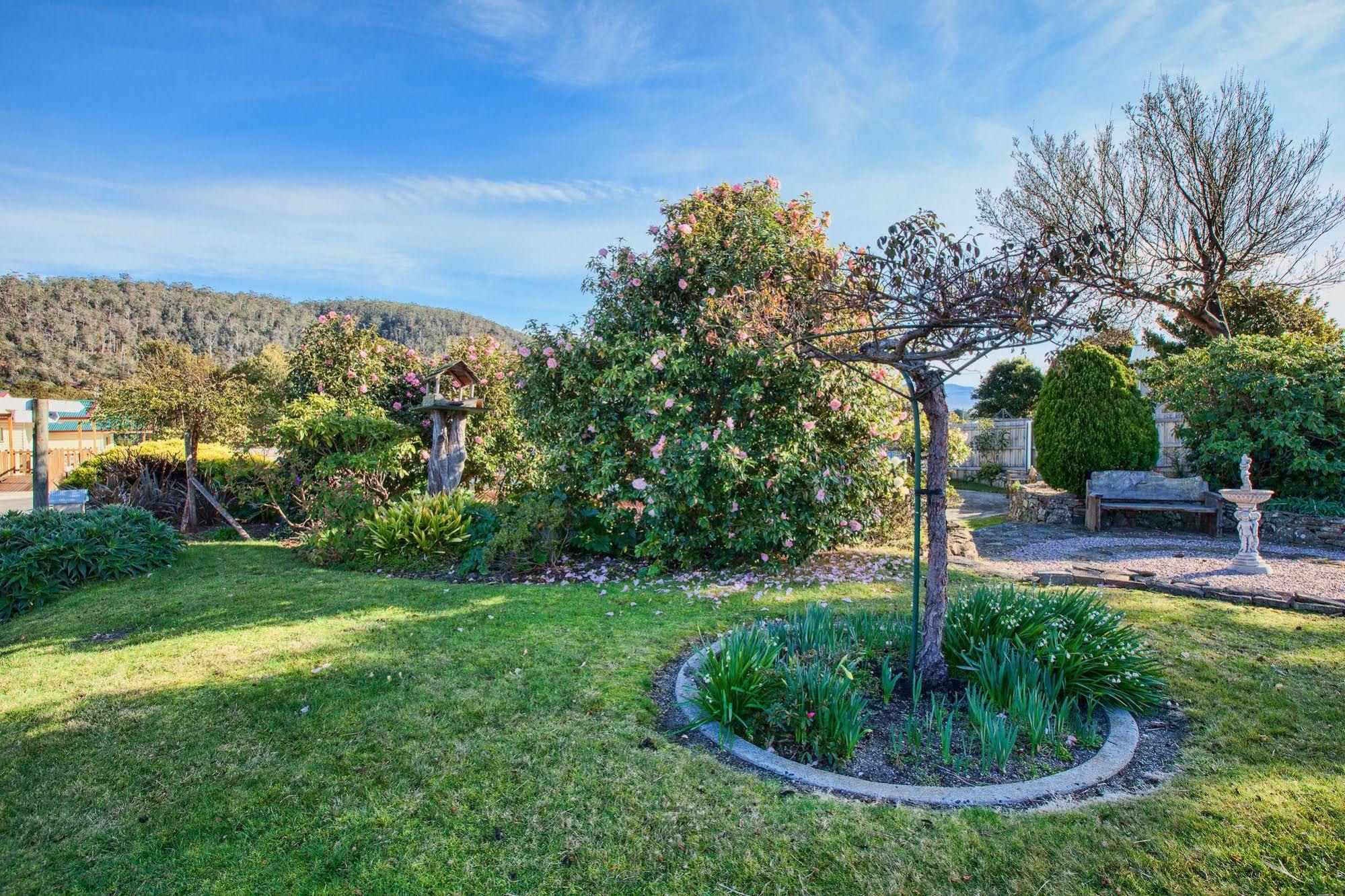 Wintersun Gardens Motel Bicheno Dış mekan fotoğraf