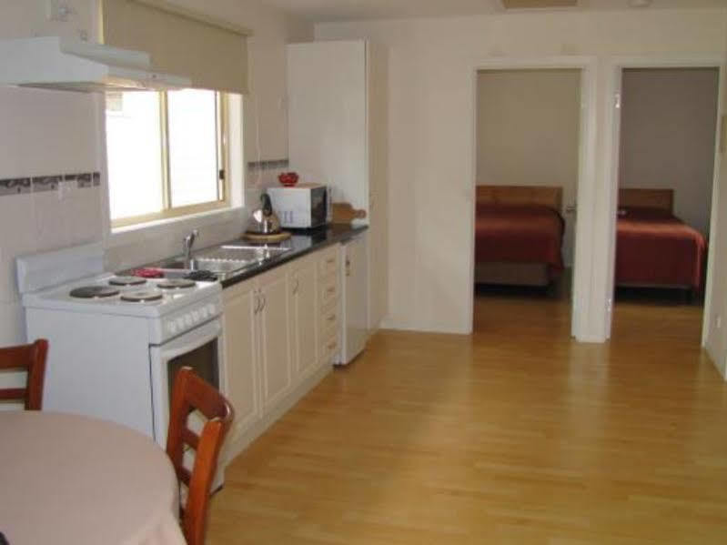Wintersun Gardens Motel Bicheno Dış mekan fotoğraf